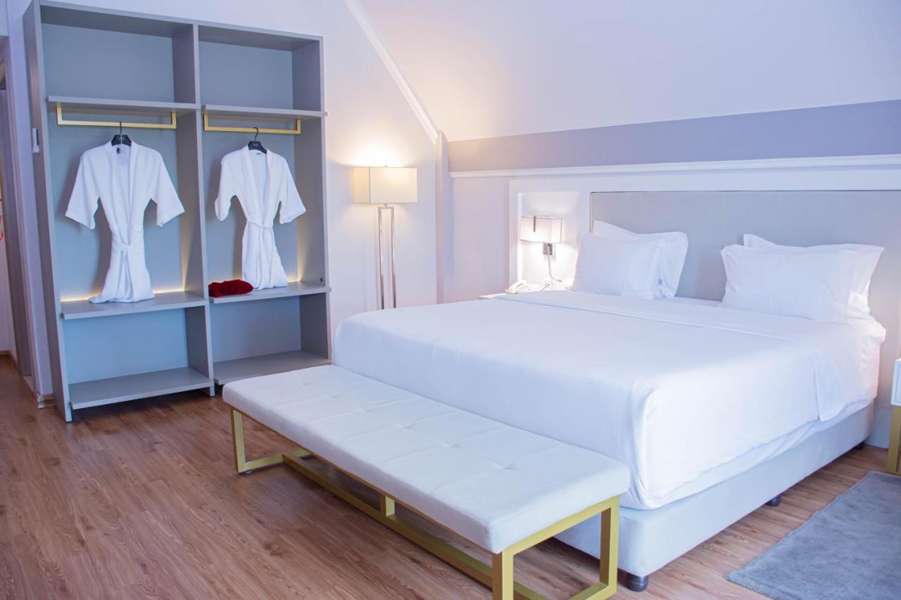 Bisinii Boutique Hotel 埃斯特城 外观 照片