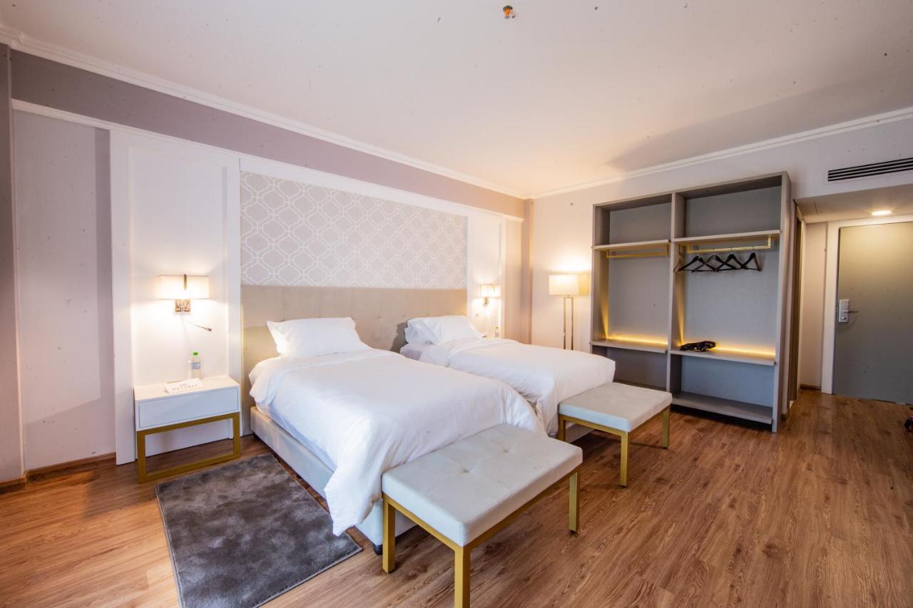 Bisinii Boutique Hotel 埃斯特城 外观 照片