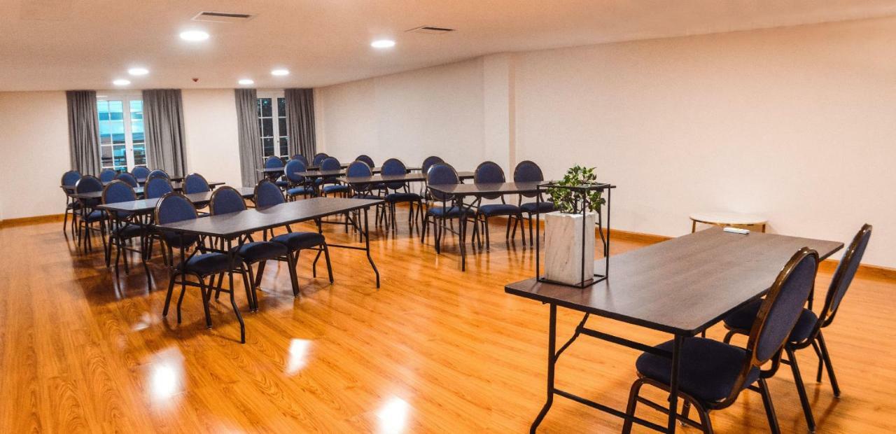Bisinii Boutique Hotel 埃斯特城 外观 照片